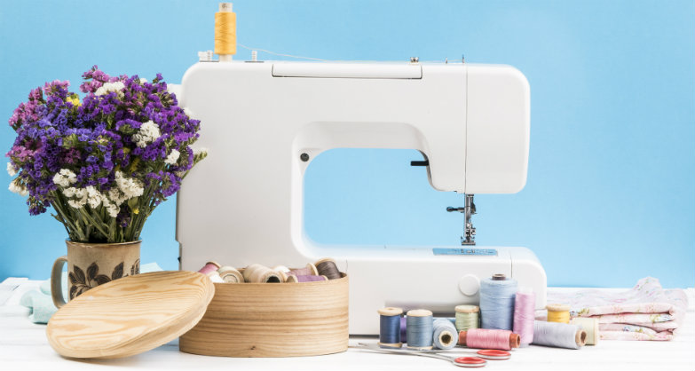 You are currently viewing Máquinas de coser y Overlock: ¿Cuáles son las diferencias y para qué sirve cada una?
