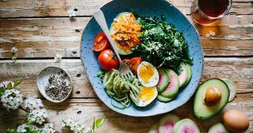 You are currently viewing 6 recetas rápidas de aderezos saludables para ensaladas