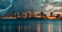 Read more about the article Alcalde de Miami-Dade anula la orden de cierre de gimnasios y comidas al aire libre