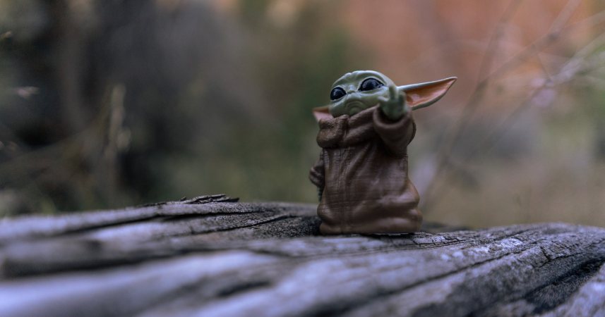 You are currently viewing Jennifer Aniston hace viral este adorable cóctel Baby Yoda