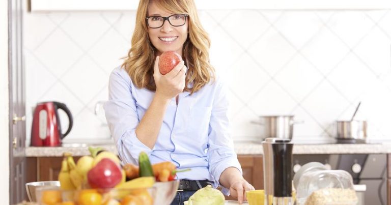 Read more about the article ¿Qué comer durante la menopausia? Recomendaciones de nuestra nutricionista