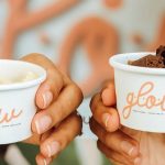 g.l.ow. Miami: este sábado 6 disfruta de un yogurt helado gratis y ayuda a empoderar a las niñas del mundo