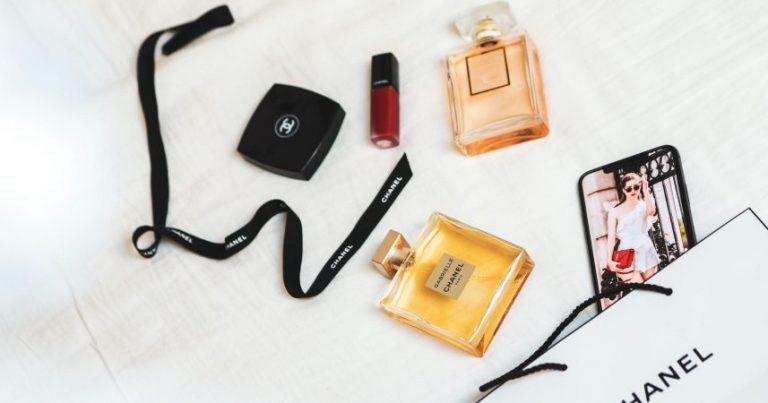 Read more about the article Perfume de mujer: las mejores fragancias para regalar a tu novia