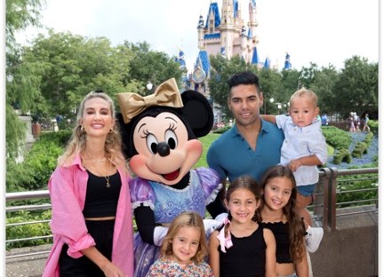 Read more about the article Radamel Falcao y su familia disfrutan en Disney World