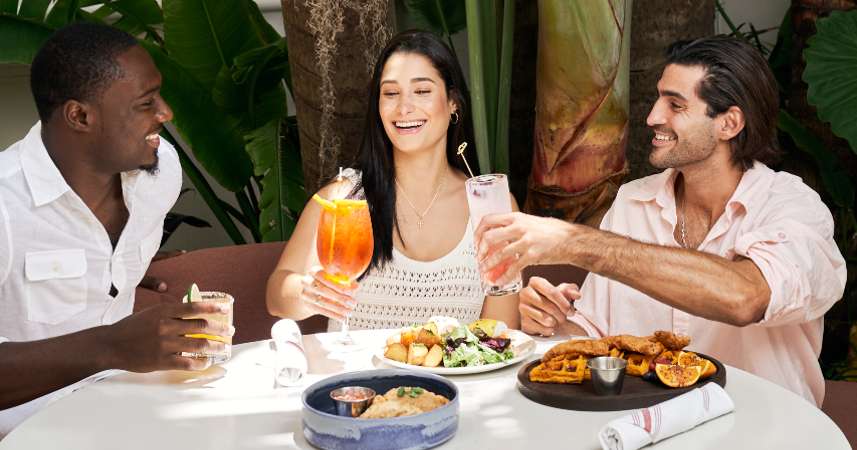 You are currently viewing Descubre el encanto del Brunch en Miami con una experiencia culinaria y musical