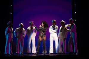 Read more about the article Cher Transforma Miami en un Escenario de Ensueño
