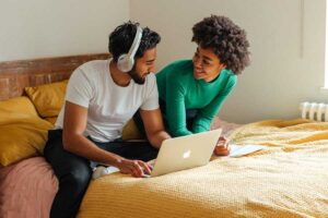 Read more about the article Las mejores canciones para escuchar durante el sexo, según un nuevo estudio